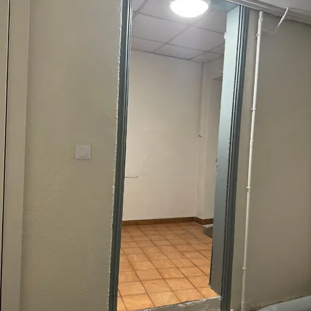 Διαμέρισμα 500m Away From Main Train & Tramway Station, Location, Very Quiet Μονπελιέ